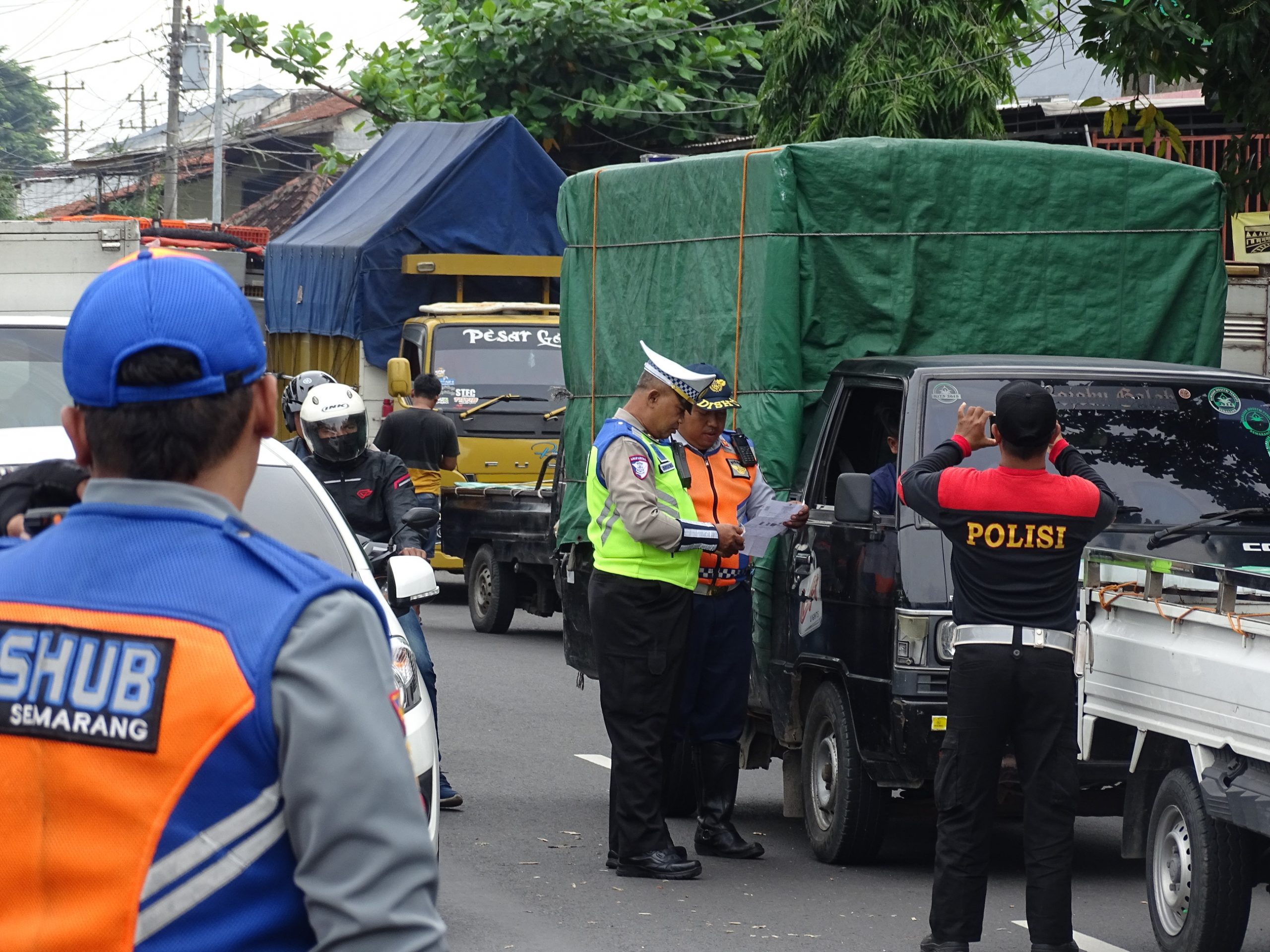 Operasi Layak Jalan di Silayur: Dishub Semarang dan Satlantas Tingkatkan Keselataman Lalu Lintas