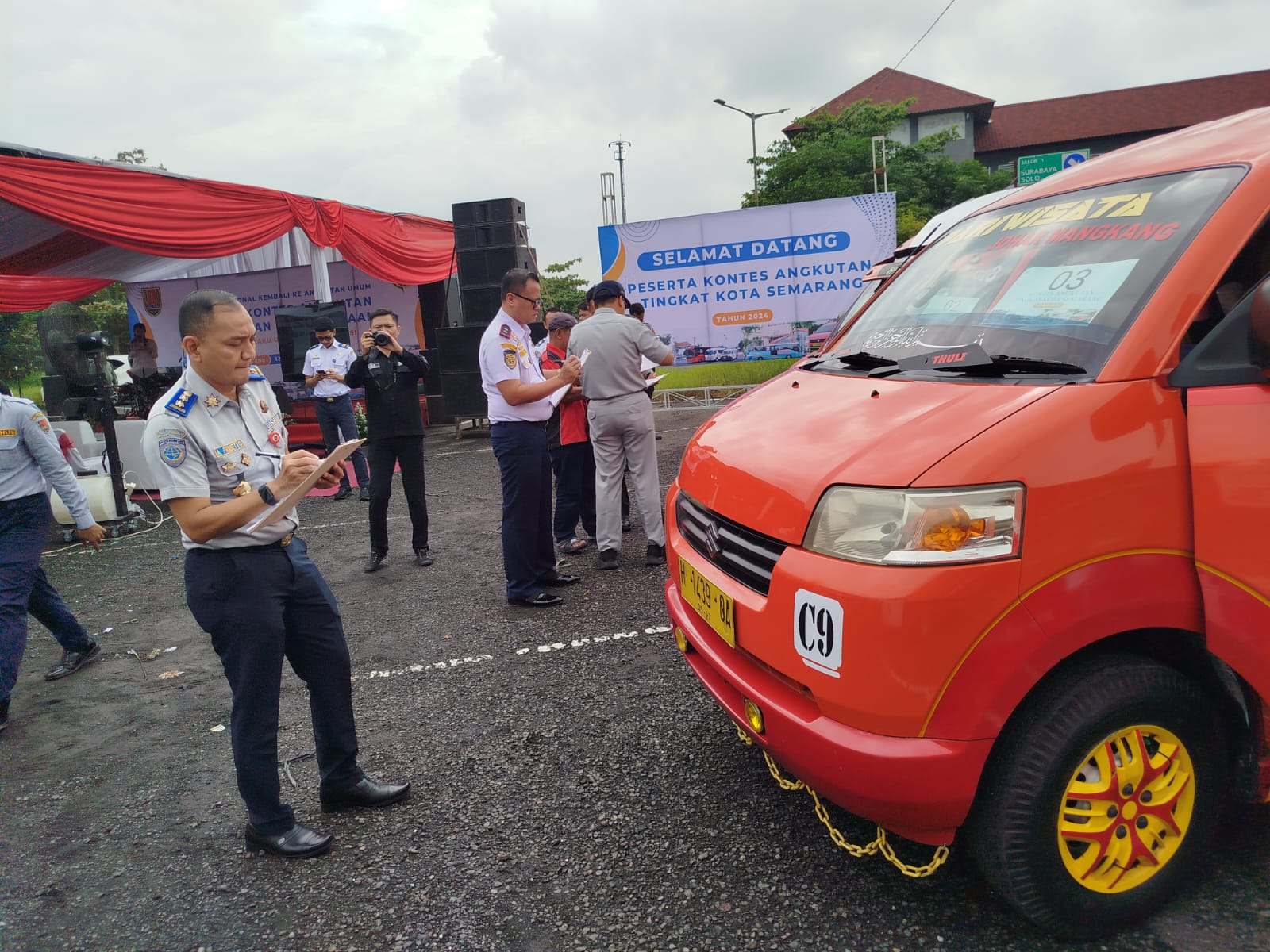 DISHUB Semarang Gencarkan Gerakan Kembali ke Angkutan Umum, Apresiasi Pelaku Usaha Transportasi