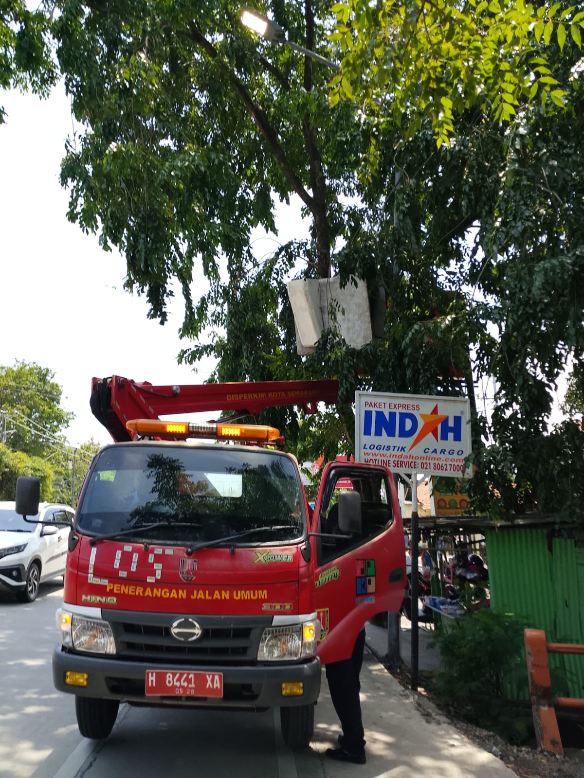 💡 Pastikan Keamanan Jalur Utama, Dishub Kota Semarang Sisir PJU di Jalan Brigjen Sudiarto