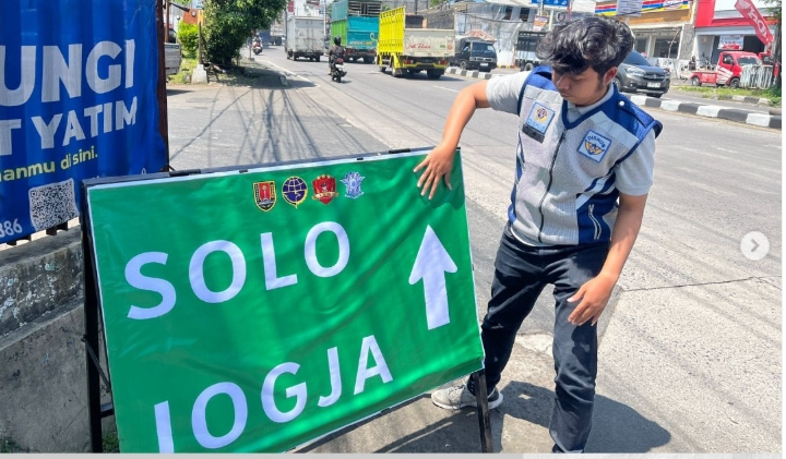 🚧 Fasilitasi Pemudik, Dishub Kota Semarang Intensifkan Pemasangan Rambu Portabel di Titik Strategis
